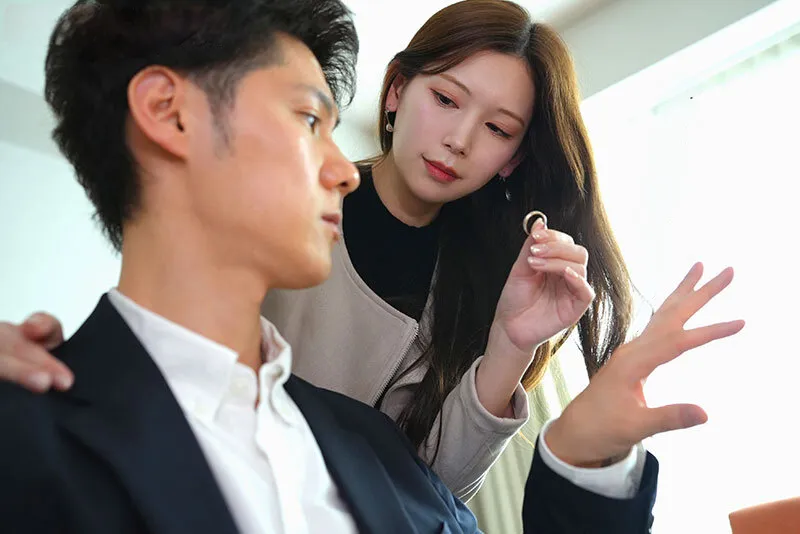 Vợ yêu đi đi chơi, người chồng ở nhà bị nhỏ em bà xã gạ làm tình không trượt phát nào